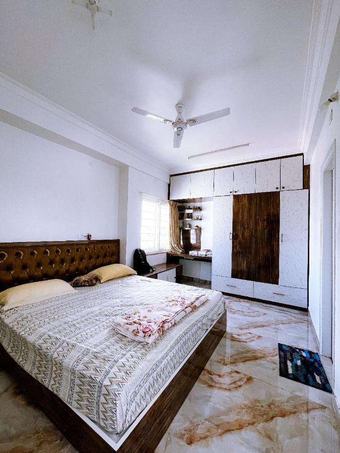 Rvr Abode -Private Rooms Бангалор Экстерьер фото