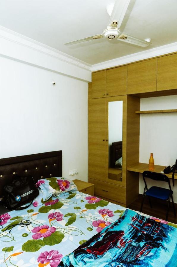 Rvr Abode -Private Rooms Бангалор Экстерьер фото