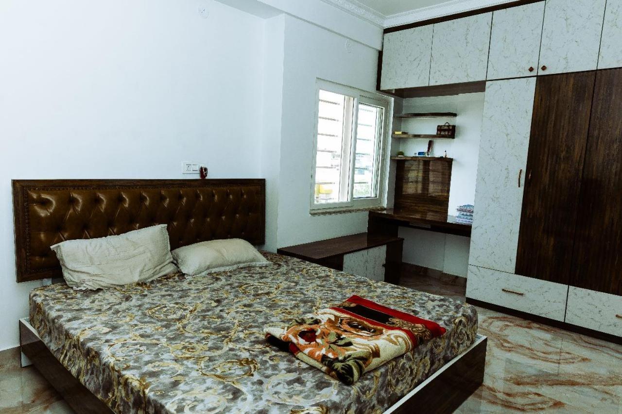 Rvr Abode -Private Rooms Бангалор Экстерьер фото